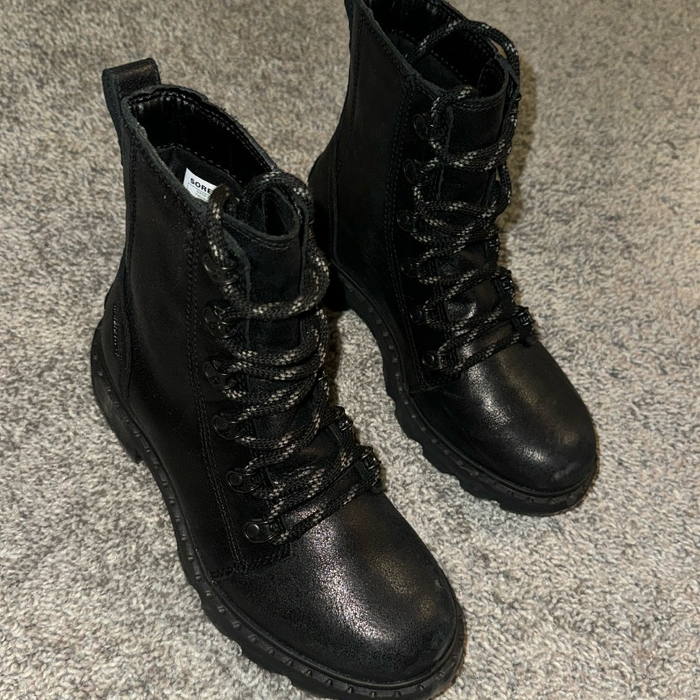 sorel lennox lace rouge combat boot